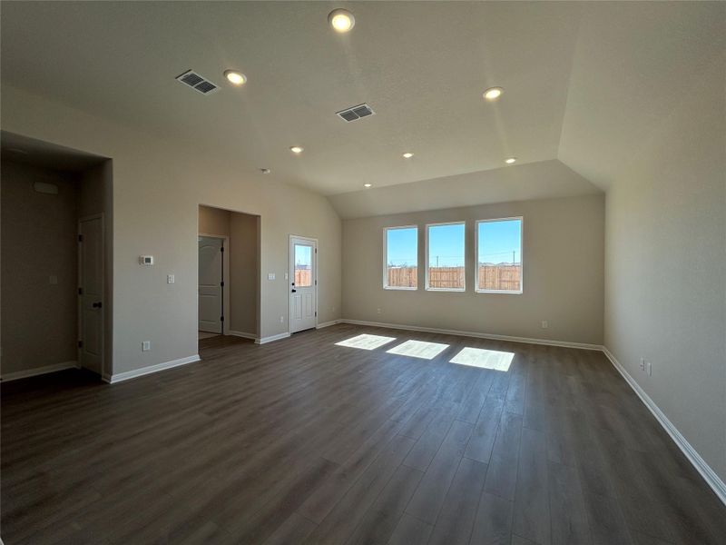 Spacious, unfurnished interior of a new home in Willow Springs, Buda (Image 36). Spacious, unfurnished interior of a new home in Willow Springs, Buda (Image 36).
