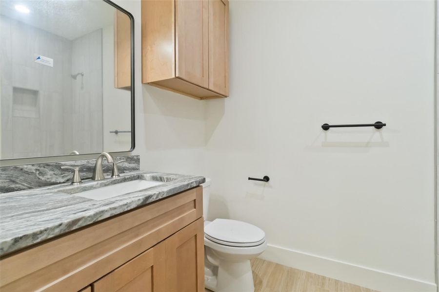 Second full bathroom on upper level Second full bathroom on upper level