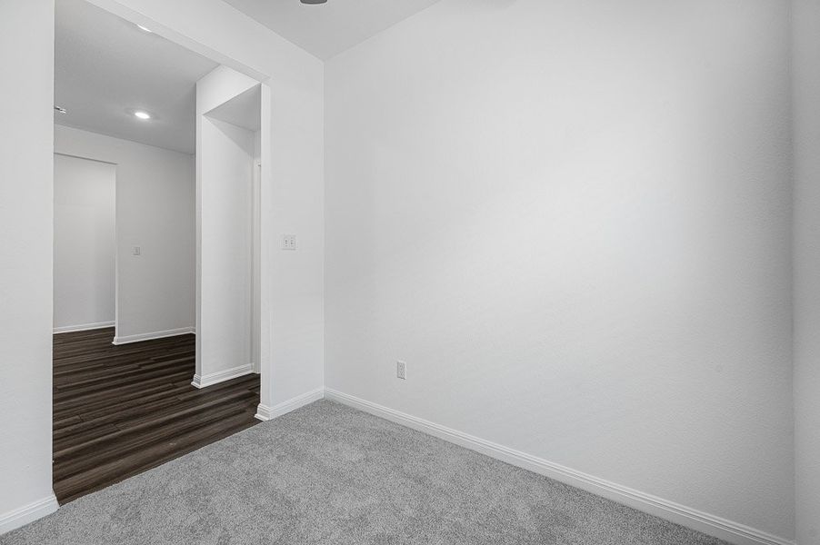 Spacious, unfurnished interior of a new home in Emory Crossing, Hutto (Image 11).