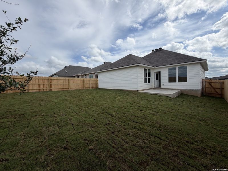 Exterior details and patio area of a home in Arroyo Ranch, Seguin (Image 17).