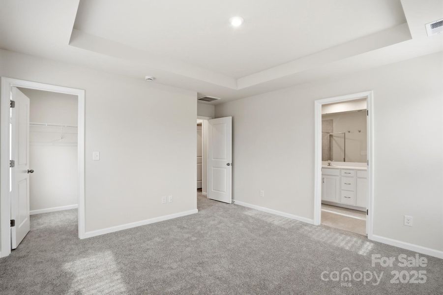 Spacious, unfurnished interior of a new home in , Charlotte (Image 5).
