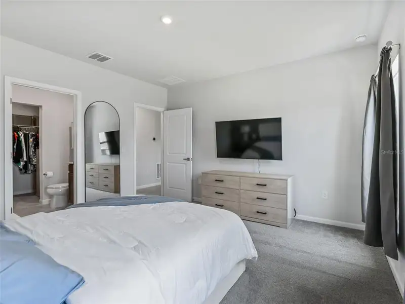 Furnished interior view inside a new home in , Sumterville (Image 39).