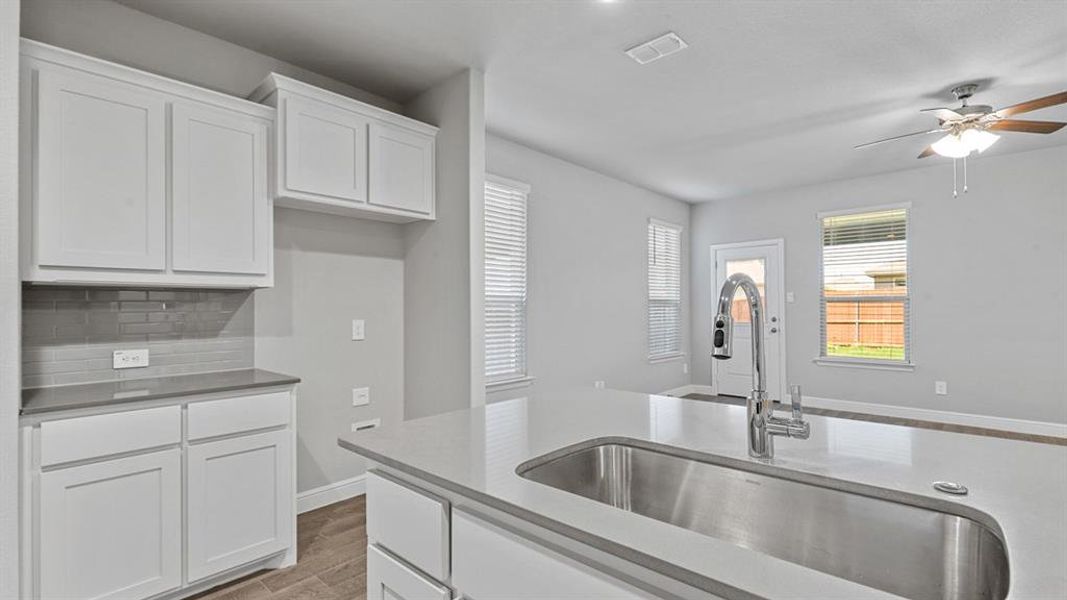 Furnished interior view inside a new home in Trails of Elizabeth Creek, Fort Worth (Image 6).