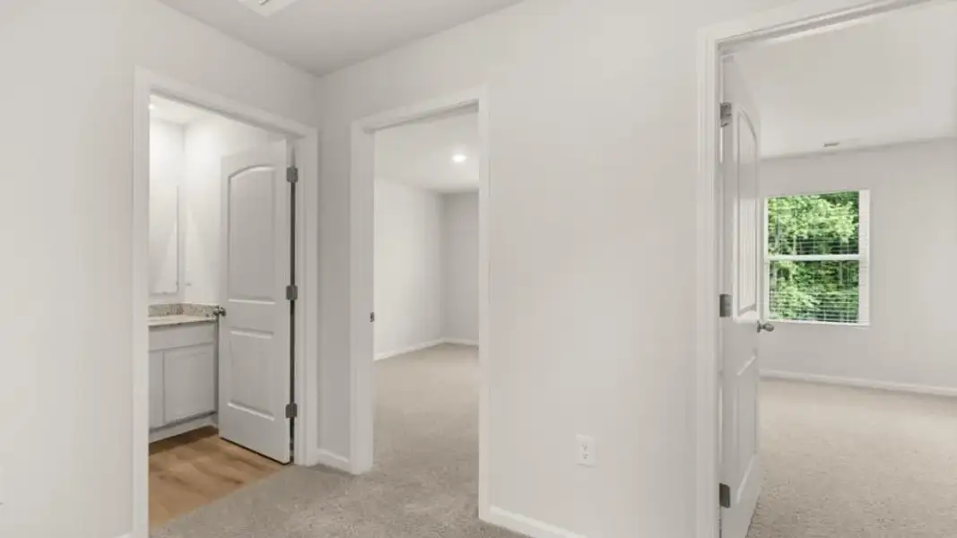 Spacious, unfurnished interior of a new home in , Gainesville (Image 19).