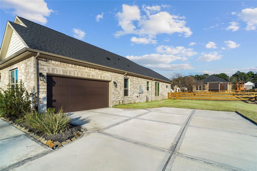 Plenty of side yard space to spread out and an irrigation system to keep everything growing! Plenty of side yard space to spread out and an irrigation system to keep everything growing!