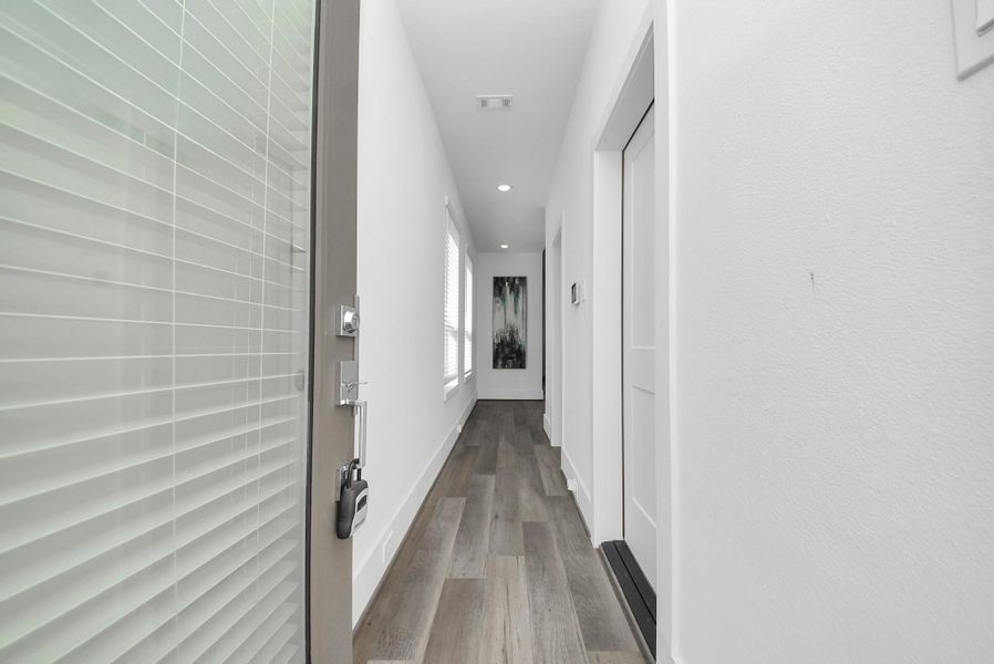 Spacious, unfurnished interior of a new home in Carver Landing, Houston (Image 22).