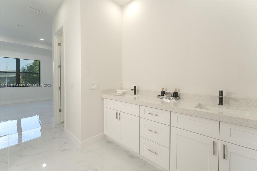 Furnished interior view inside a new home in , Cape Coral (Image 11).