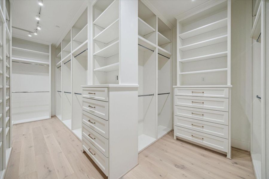 Image 47 of a home in .