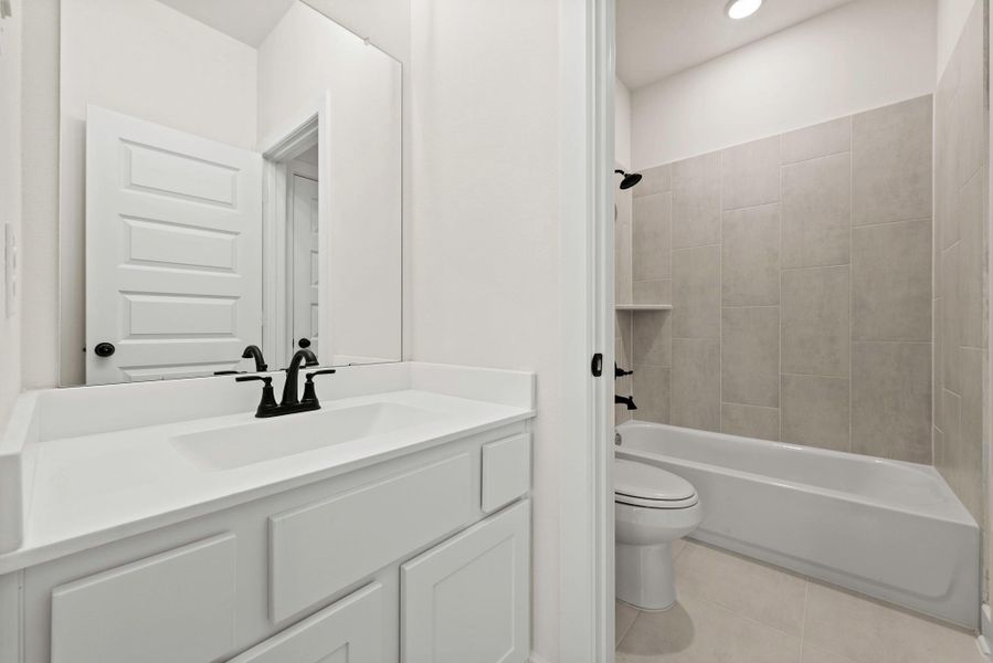 Furnished interior view inside a new home in The Groves - 45', Humble (Image 3).