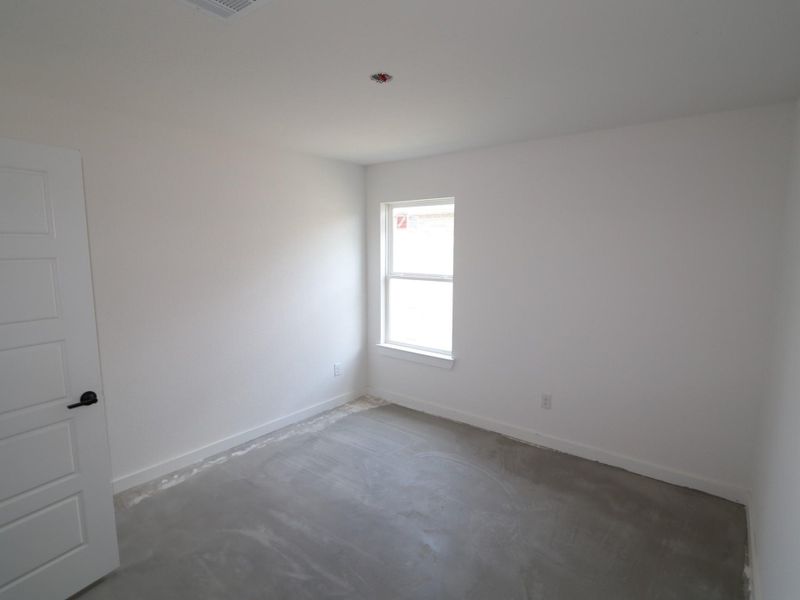 Spacious, unfurnished interior of a new home in Miller's Pond, Rosenberg (Image 13).