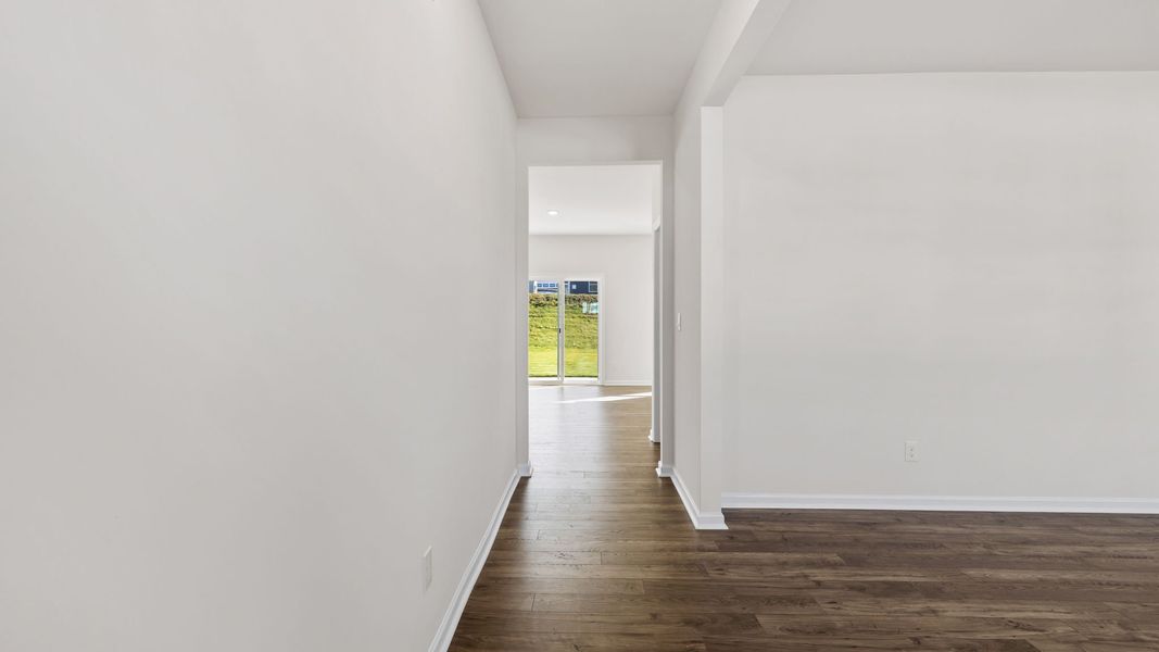 Spacious, unfurnished interior of a new home in Sage Grove, Lyman (Image 14).