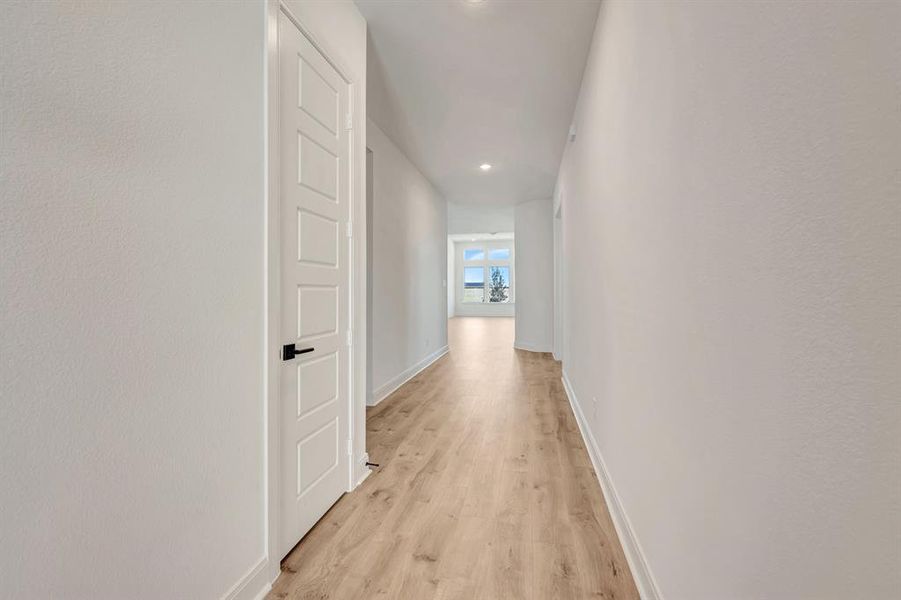 Spacious, unfurnished interior of a new home in Treeline, Justin (Image 30).