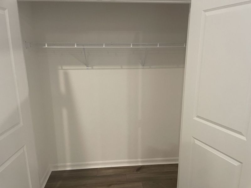 Spacious, unfurnished interior of a new home in Royal Highlands, Weeki Wachee (Image 20).