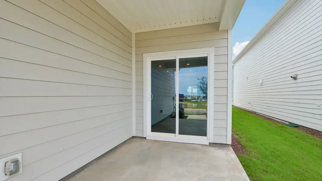 Exterior details and patio area of a home in Collins Ridge, Hillsborough (Image 24).