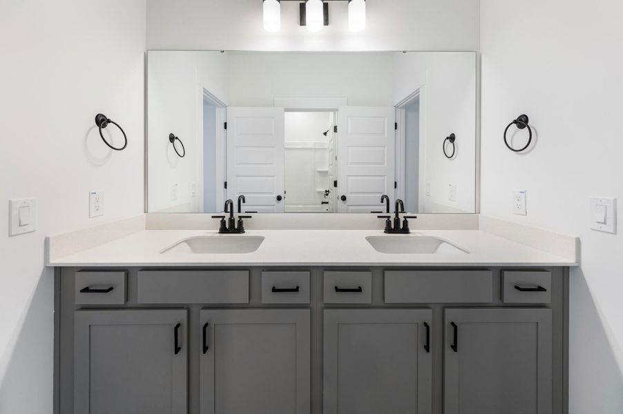 Image 9 of a home in Creek Pointe.