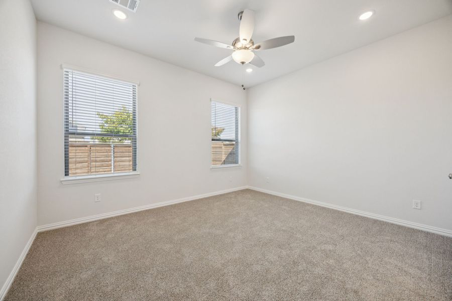 Spacious, unfurnished interior of a new home in Solterra Texas, Mesquite (Image 9).