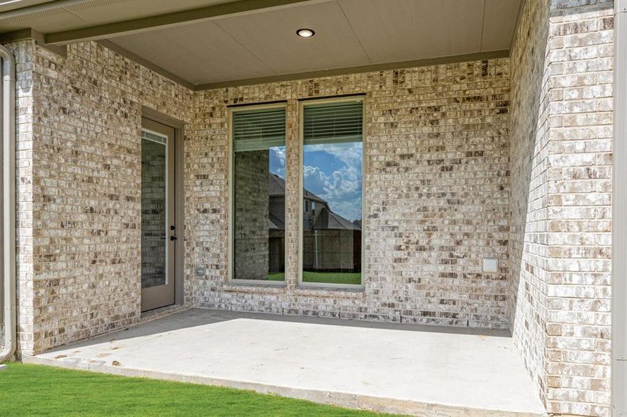 Exterior details and patio area of a home in Eagle Glen 50, Alvarado (Image 3). Exterior details and patio area of a home in Eagle Glen 50, Alvarado (Image 3).