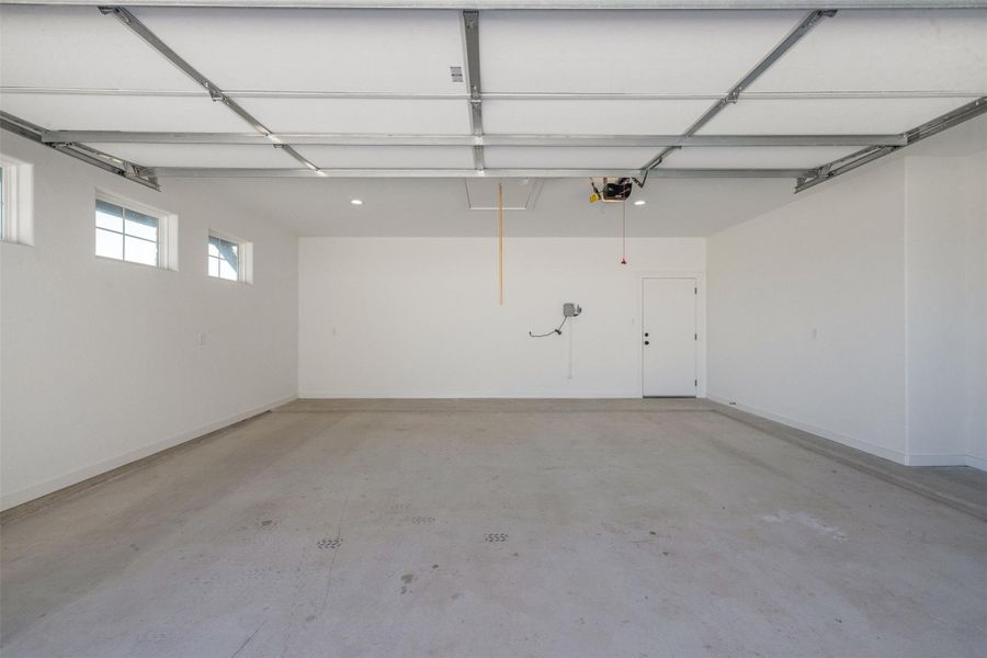 Spacious, unfurnished interior of a new home in , Bryan (Image 23).