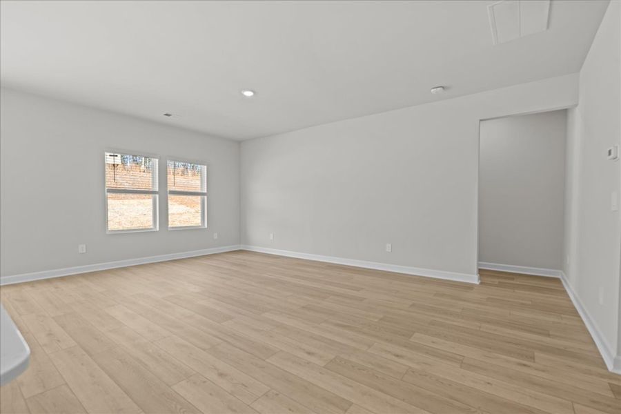 Spacious, unfurnished interior of a new home in Creek Ridge - Signature Collection, Spartanburg (Image 15). Spacious, unfurnished interior of a new home in Creek Ridge - Signature Collection, Spartanburg (Image 15).