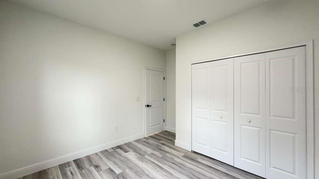 Spacious, unfurnished interior of a new home in , Ocala (Image 12).