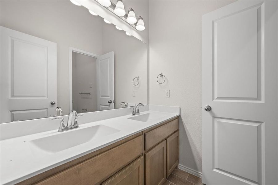 4301 Sun Meadow Bathroom1