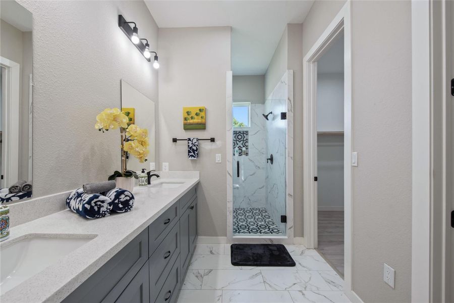 Furnished interior view inside a new home in , Kemah (Image 5).