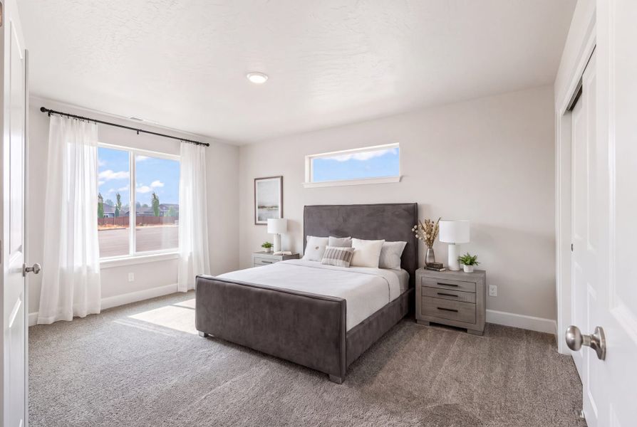 Furnished interior view inside a new home in IronHorse, Prineville (Image 19).