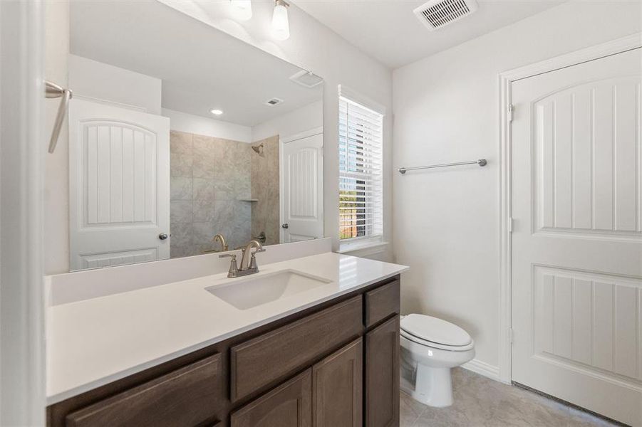 Furnished interior view inside a new home in Northstar, Haslet (Image 13).