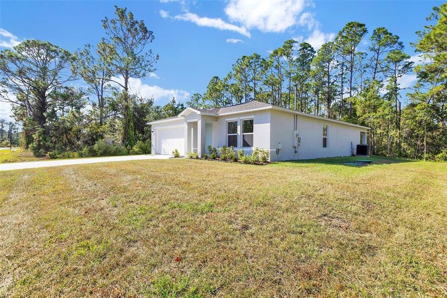 Exterior details and patio area of a home in Sun 'N Lake Classic at Sun 'N Lake, Sebring (Image 11). Exterior details and patio area of a home in Sun 'N Lake Classic at Sun 'N Lake, Sebring (Image 11).