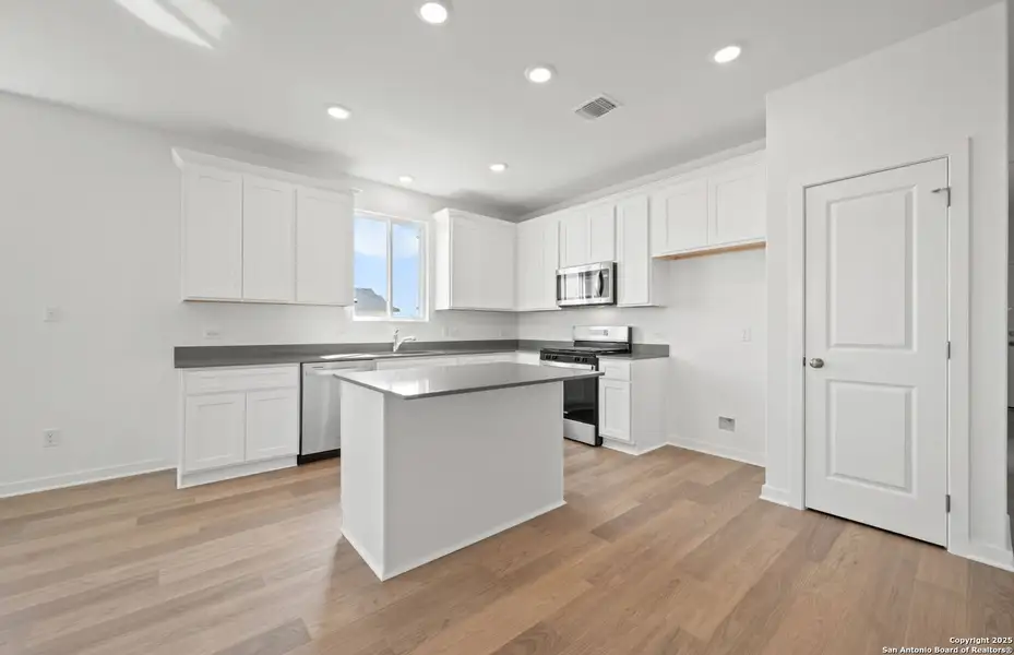 Furnished interior view inside a new home in Alto, San Marcos (Image 6). Furnished interior view inside a new home in Alto, San Marcos (Image 6).