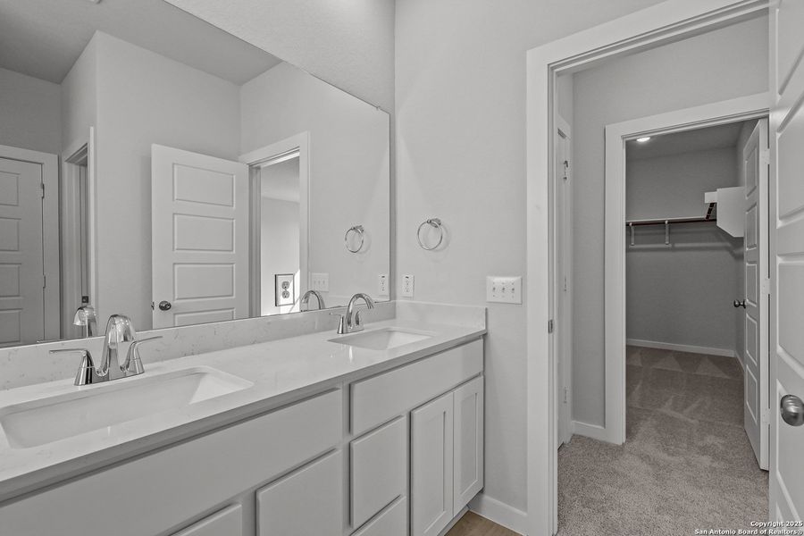 Furnished interior view inside a new home in Cinco Lakes, San Antonio (Image 10).