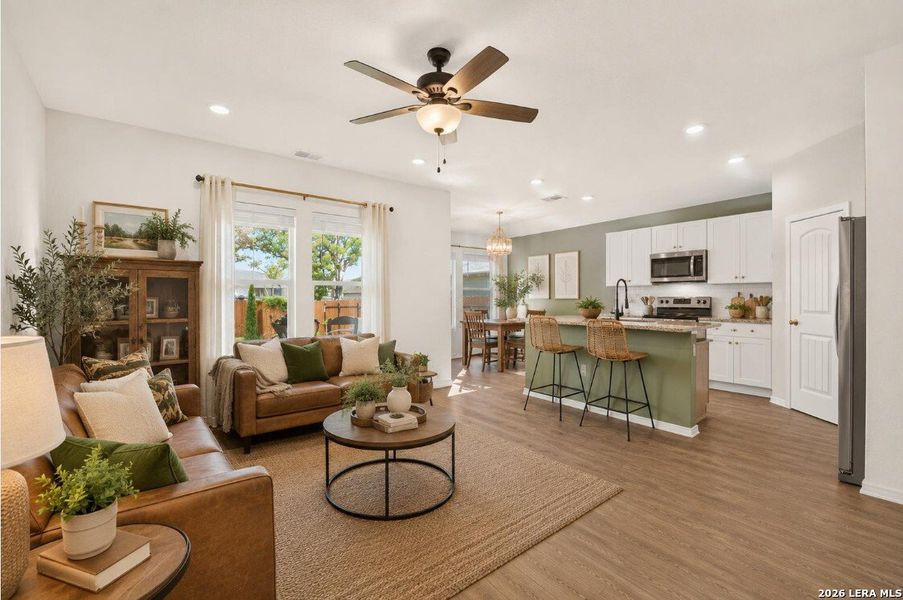 Furnished interior view inside a new home in , Seguin (Image 13).