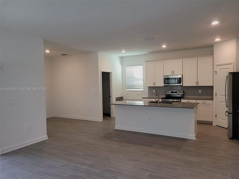 Furnished interior view inside a new home in , Orlando (Image 8).