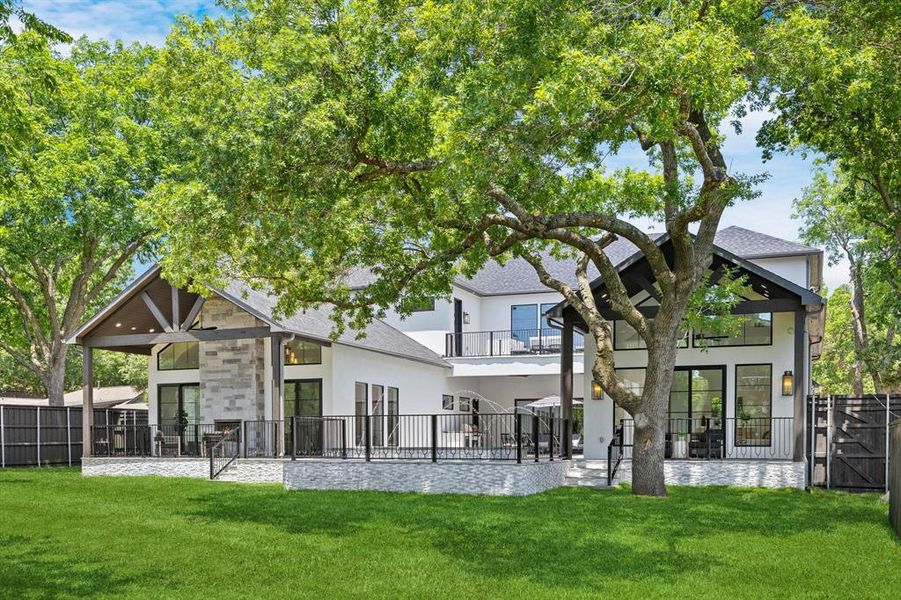 Front exterior of a new home in , Dallas, TX, highlighting curb appeal (Image 19).