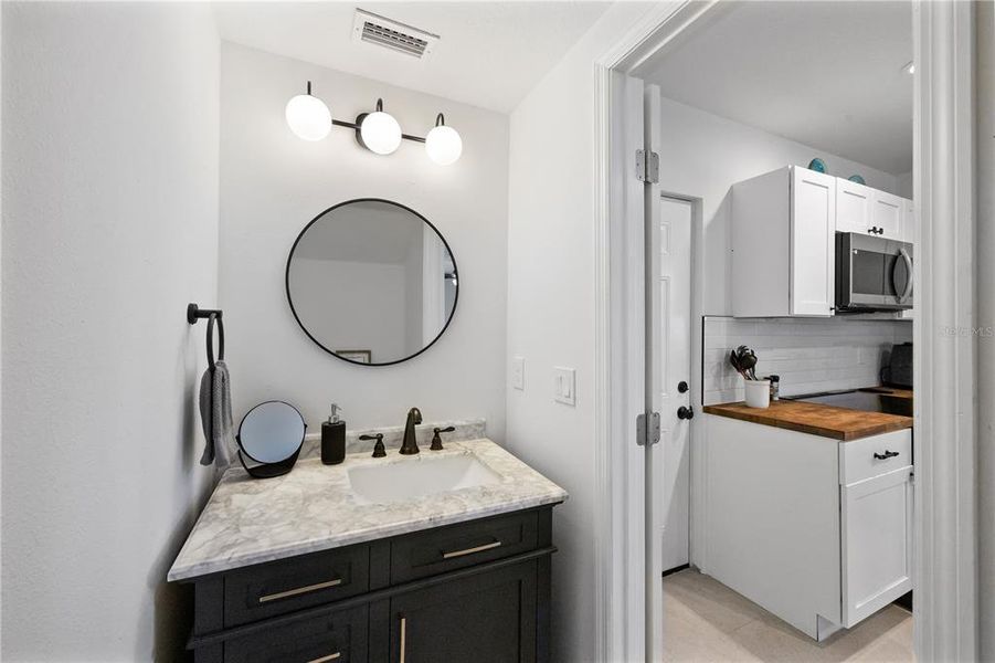 Furnished interior view inside a new home in , Tarpon Springs (Image 38).