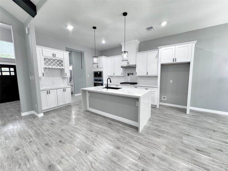 All images are for illustrative purposes only. Home is to be built and is currently under construction.
