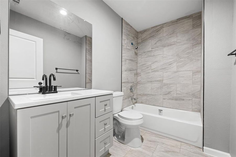 Furnished interior view inside a new home in , Fort Worth (Image 8).