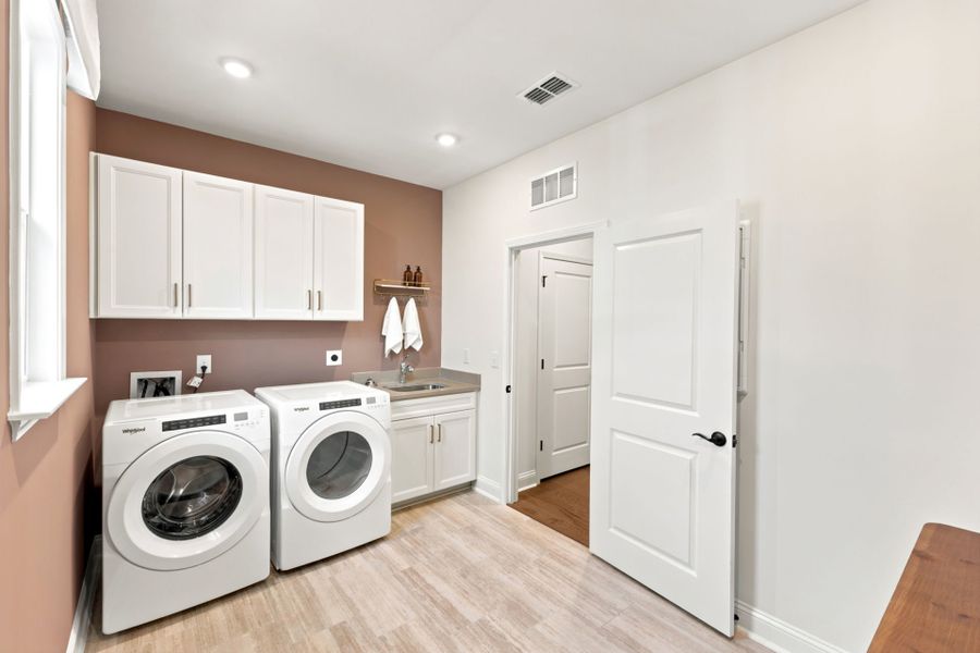 Representative furnished interior of a home built from the Stardom by Del Webb in Del Webb Ocean Isle Beach, Shallotte (Image 6).