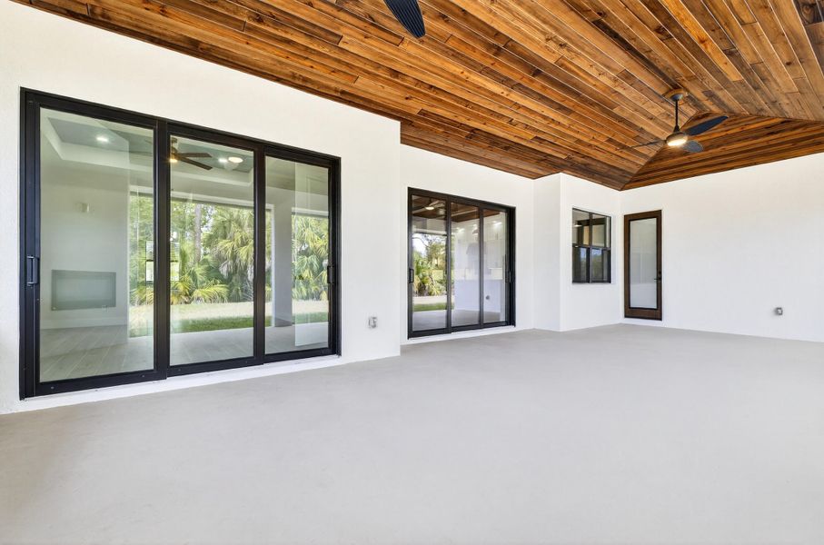 CM MEDIA-43 CM MEDIA-43