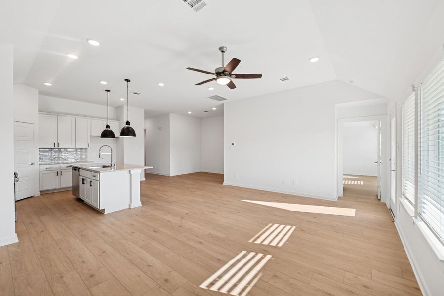 Spacious, unfurnished interior of a new home in Moran Ranch, Willis (Image 10). Spacious, unfurnished interior of a new home in Moran Ranch, Willis (Image 10).