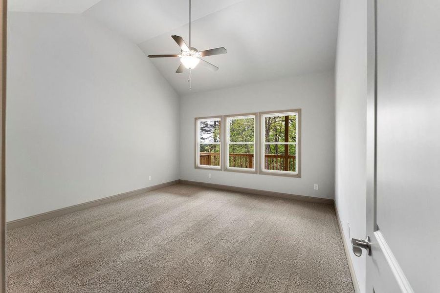 Spacious, unfurnished interior of a new home in , Waleska (Image 27).