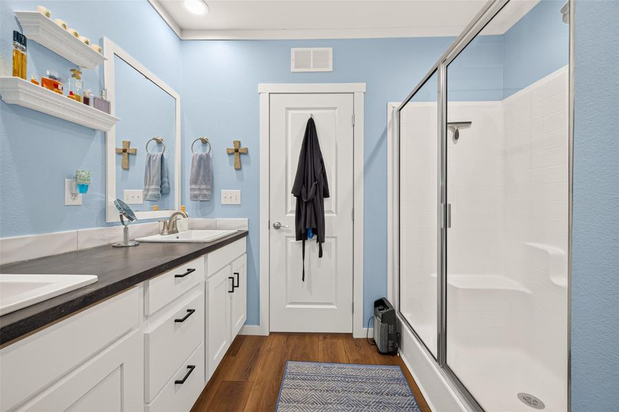 Furnished interior view inside a new home in , Willis (Image 33).