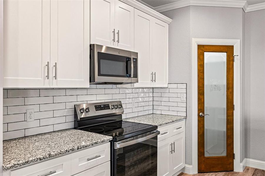 Furnished interior view inside a new home in , Granbury (Image 14).