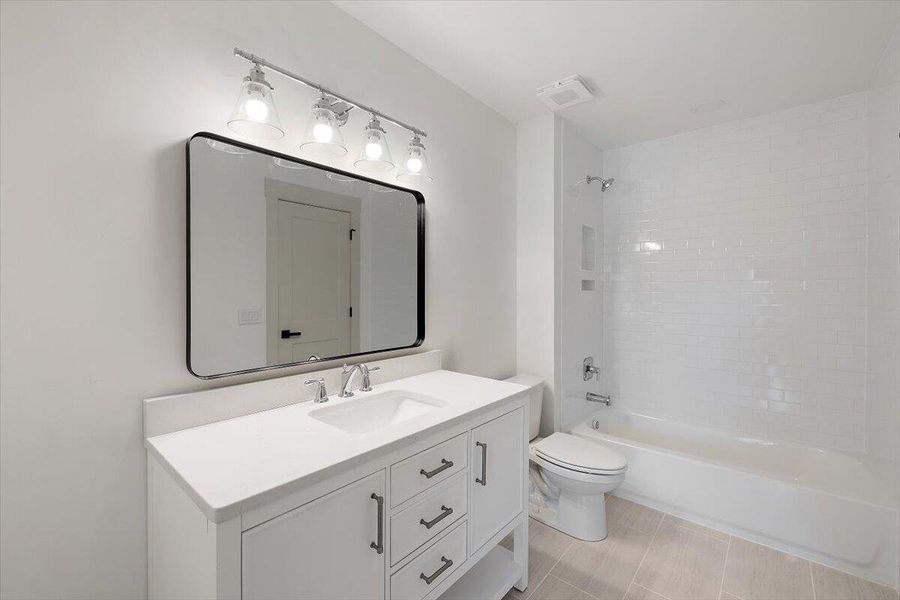 Furnished interior view inside a new home in , Hanahan (Image 10).