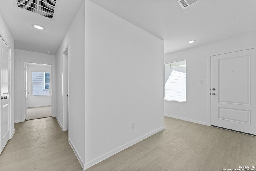 Spacious, unfurnished interior of a new home in , New Braunfels (Image 12).