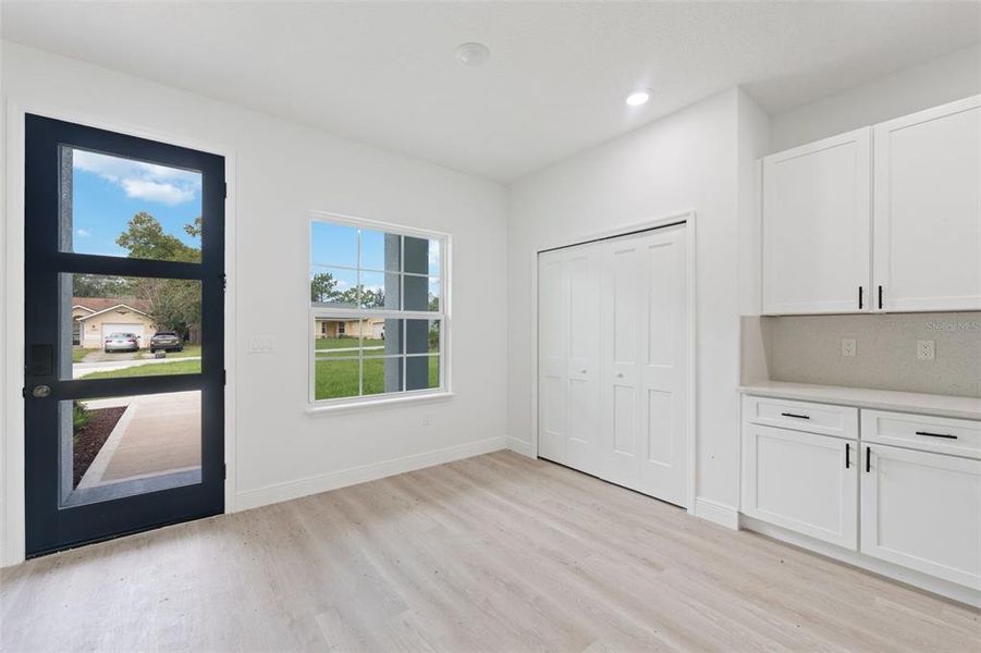 Spacious, unfurnished interior of a new home in , Ocala (Image 20).