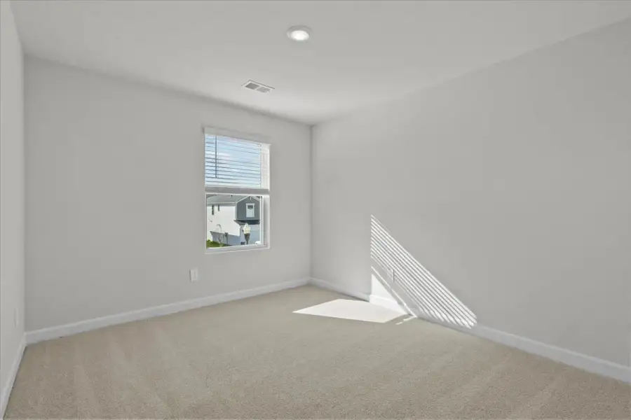 Spacious, unfurnished interior of a new home in Creek Ridge - Heritage Collection, Spartanburg (Image 17).