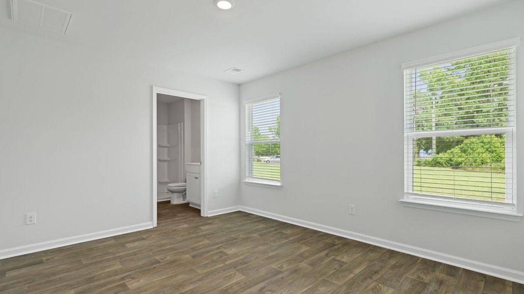 Spacious, unfurnished interior of a new home in Evergreen, Holly Hill (Image 10).