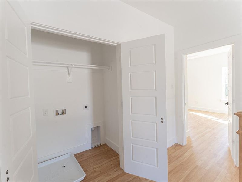 Spacious, unfurnished interior of a new home in , Dallas (Image 20).