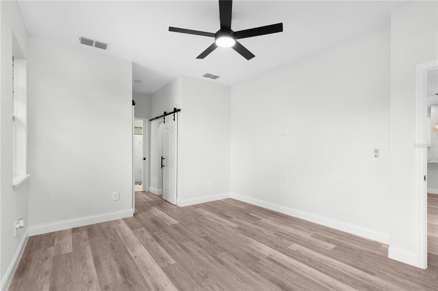 Spacious, unfurnished interior of a new home in , North Port (Image 35).